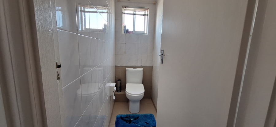 To Let 3 Bedroom Property for Rent in Amanzimtoti KwaZulu-Natal