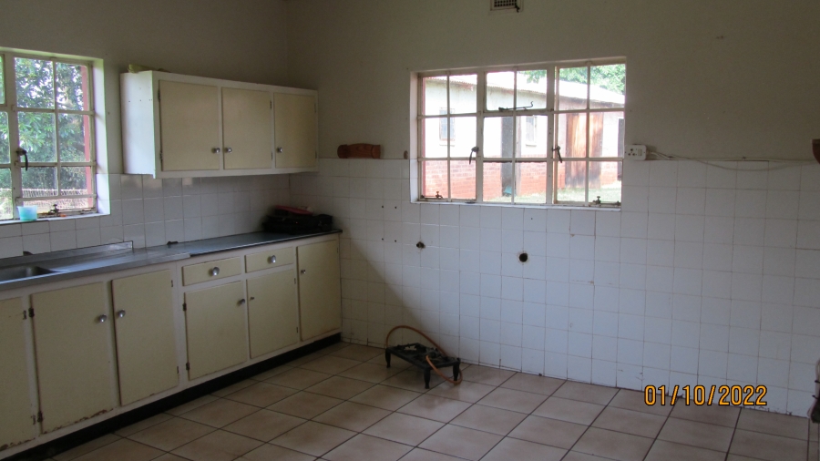 To Let 4 Bedroom Property for Rent in Mpophomeni KwaZulu-Natal