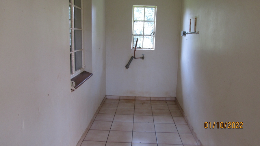 To Let 4 Bedroom Property for Rent in Mpophomeni KwaZulu-Natal