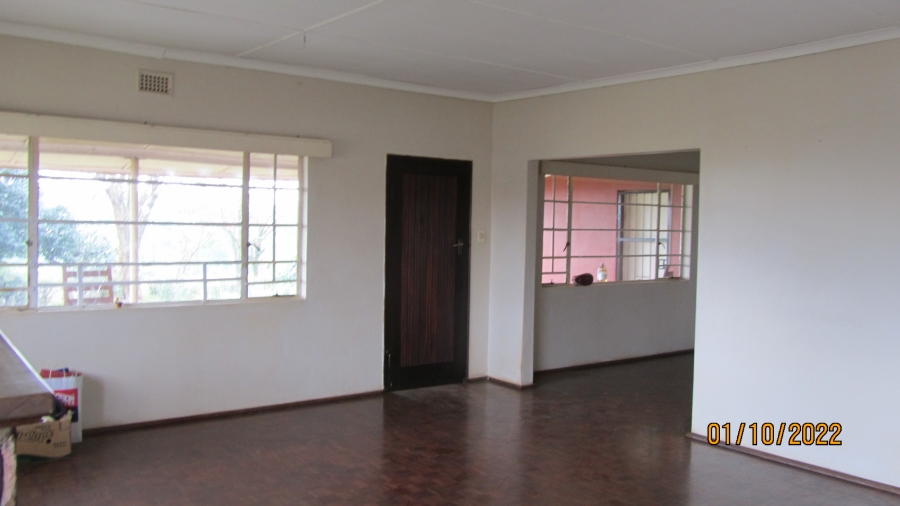 To Let 4 Bedroom Property for Rent in Mpophomeni KwaZulu-Natal