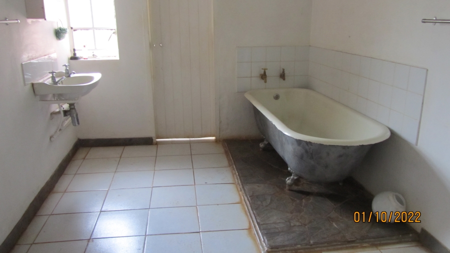 To Let 4 Bedroom Property for Rent in Mpophomeni KwaZulu-Natal