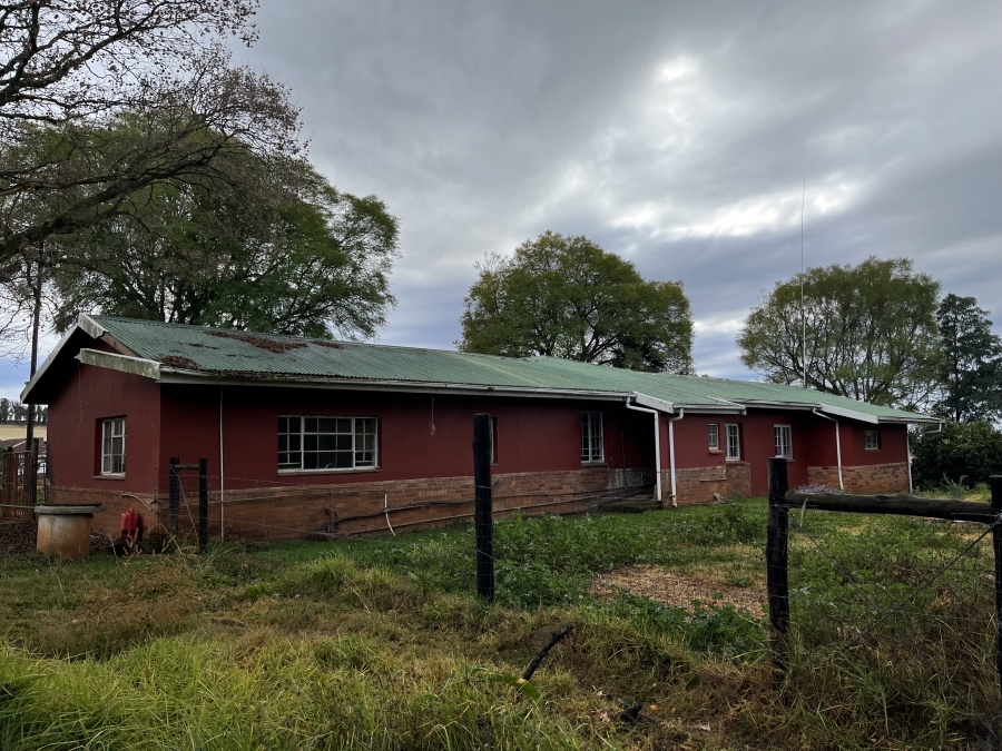 To Let 4 Bedroom Property for Rent in Mpophomeni KwaZulu-Natal