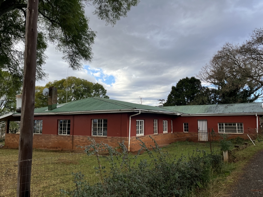 To Let 4 Bedroom Property for Rent in Mpophomeni KwaZulu-Natal