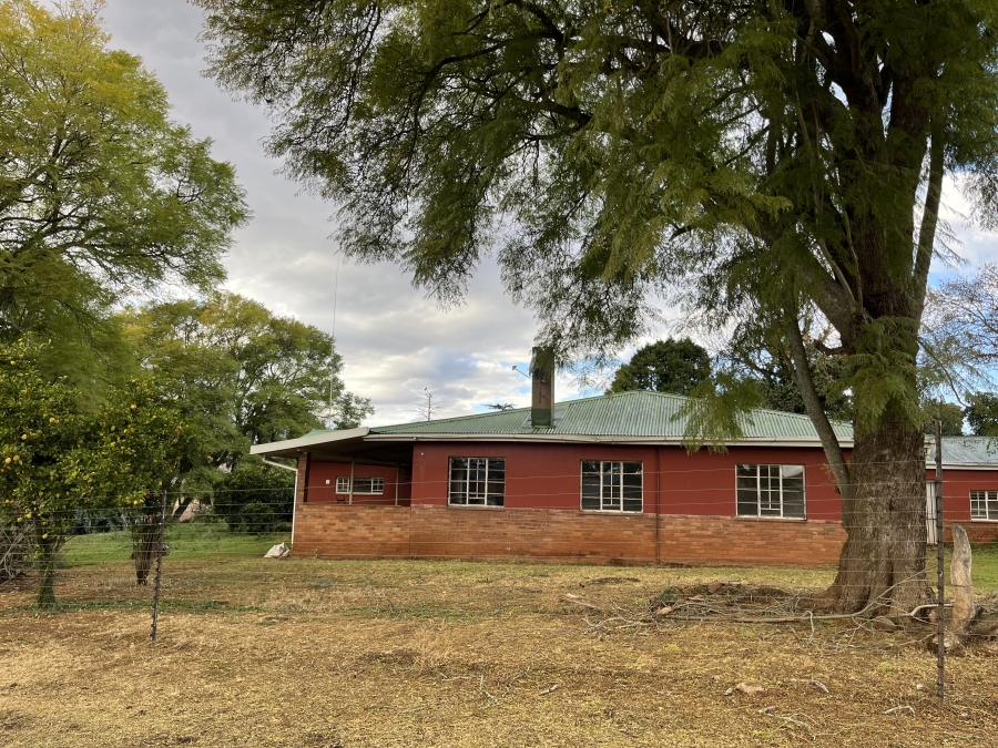 To Let 4 Bedroom Property for Rent in Mpophomeni KwaZulu-Natal