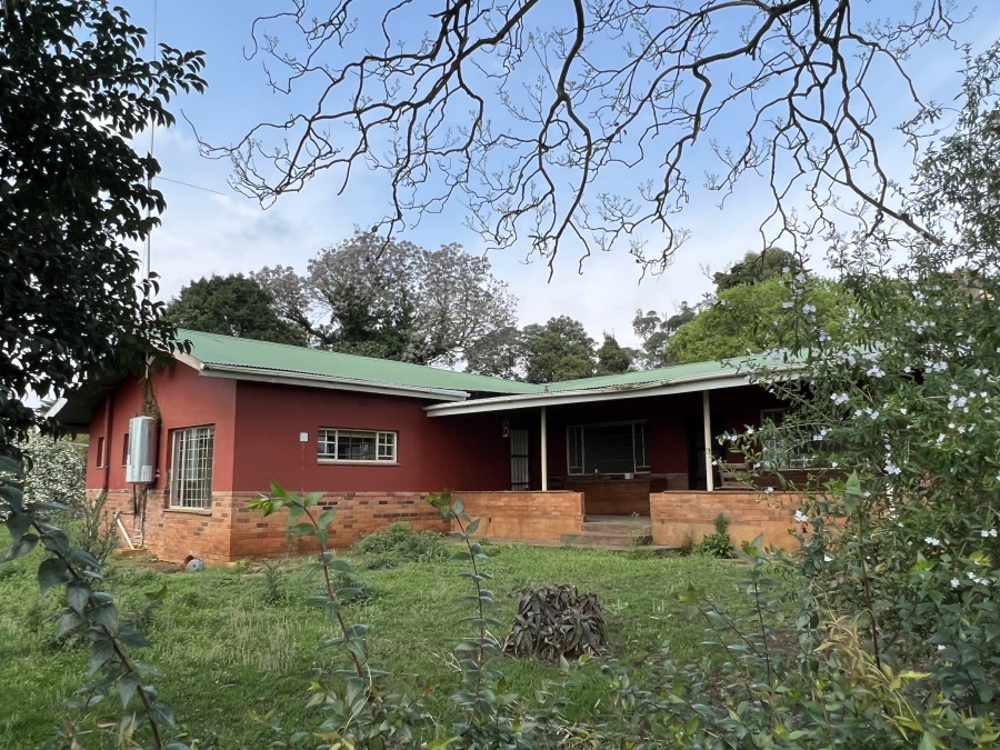 To Let 4 Bedroom Property for Rent in Mpophomeni KwaZulu-Natal