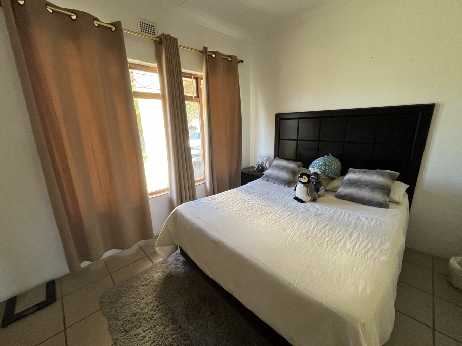 To Let 4 Bedroom Property for Rent in Shelly Beach KwaZulu-Natal