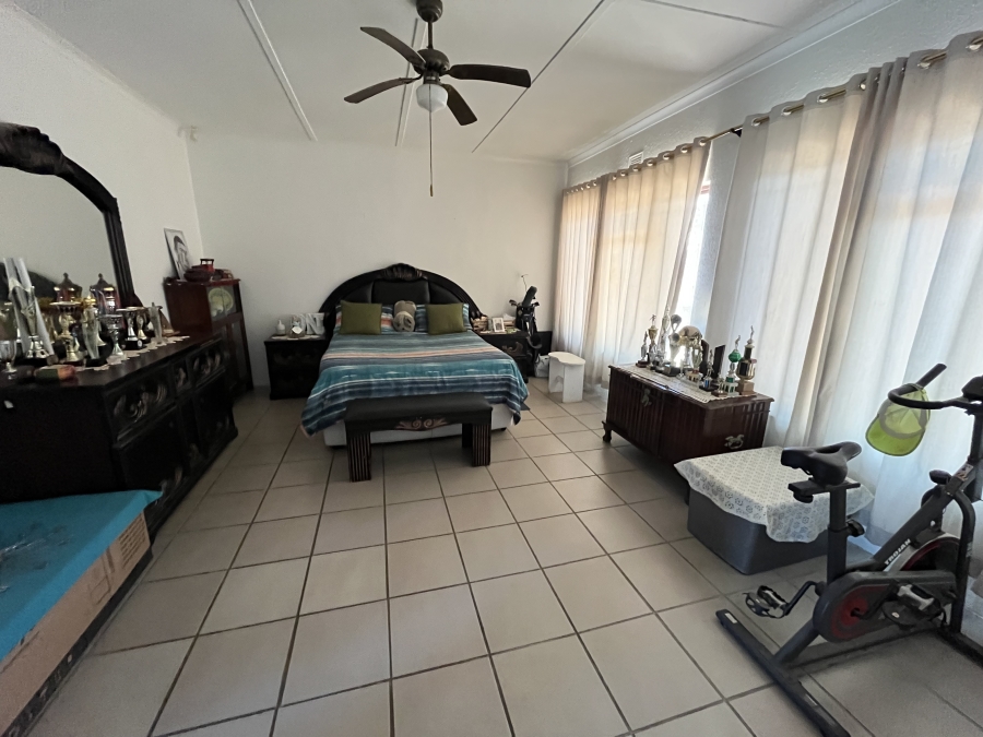 To Let 4 Bedroom Property for Rent in Shelly Beach KwaZulu-Natal