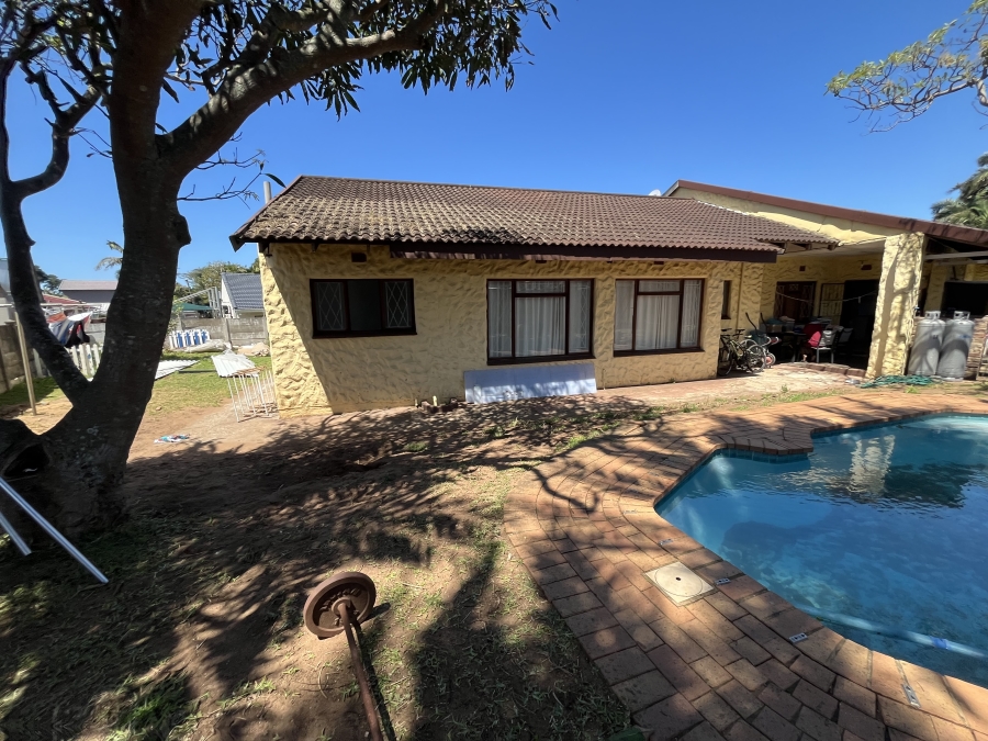 To Let 4 Bedroom Property for Rent in Shelly Beach KwaZulu-Natal