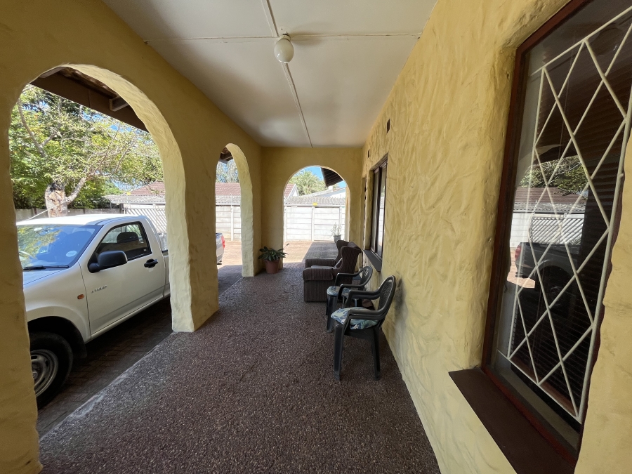 To Let 4 Bedroom Property for Rent in Shelly Beach KwaZulu-Natal