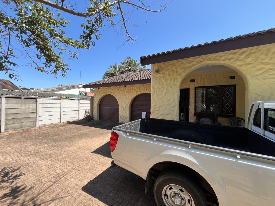 To Let 4 Bedroom Property for Rent in Shelly Beach KwaZulu-Natal