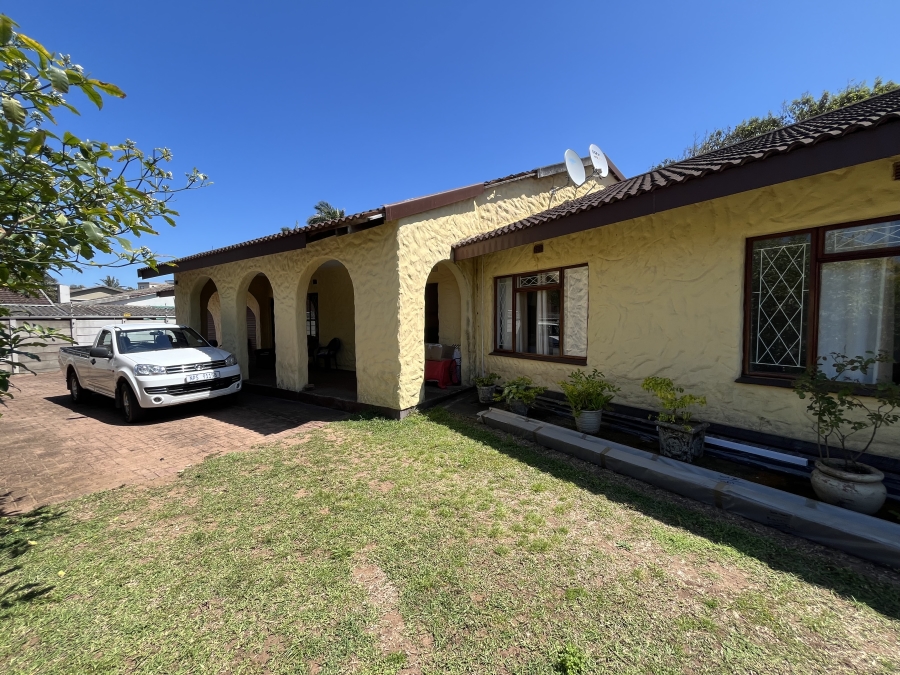 To Let 4 Bedroom Property for Rent in Shelly Beach KwaZulu-Natal