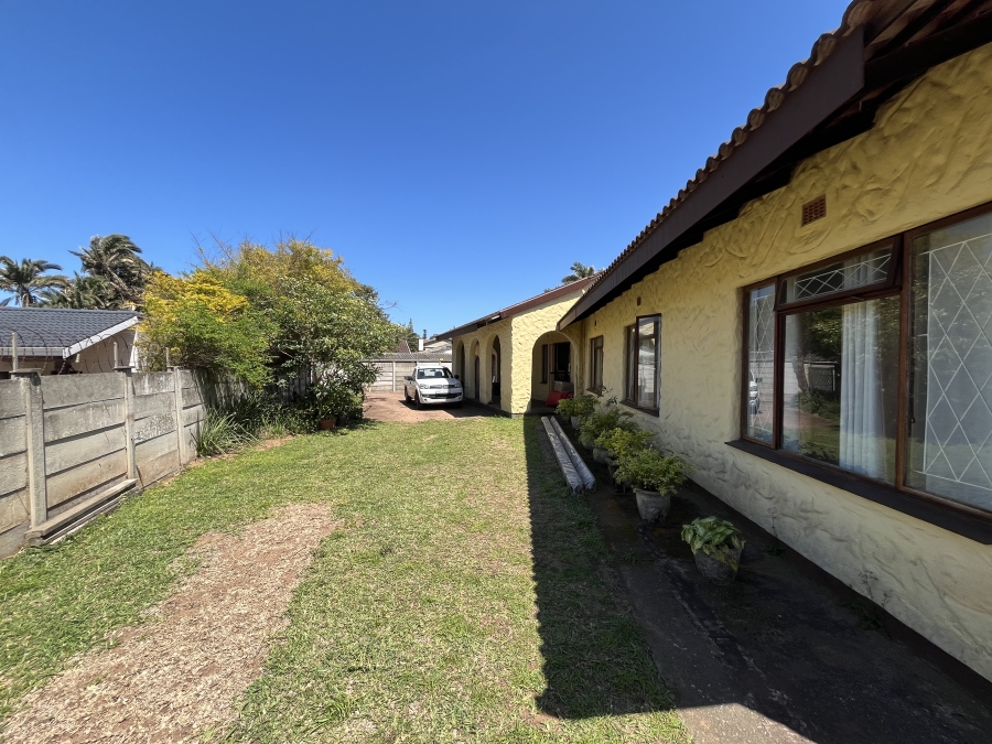 To Let 4 Bedroom Property for Rent in Shelly Beach KwaZulu-Natal