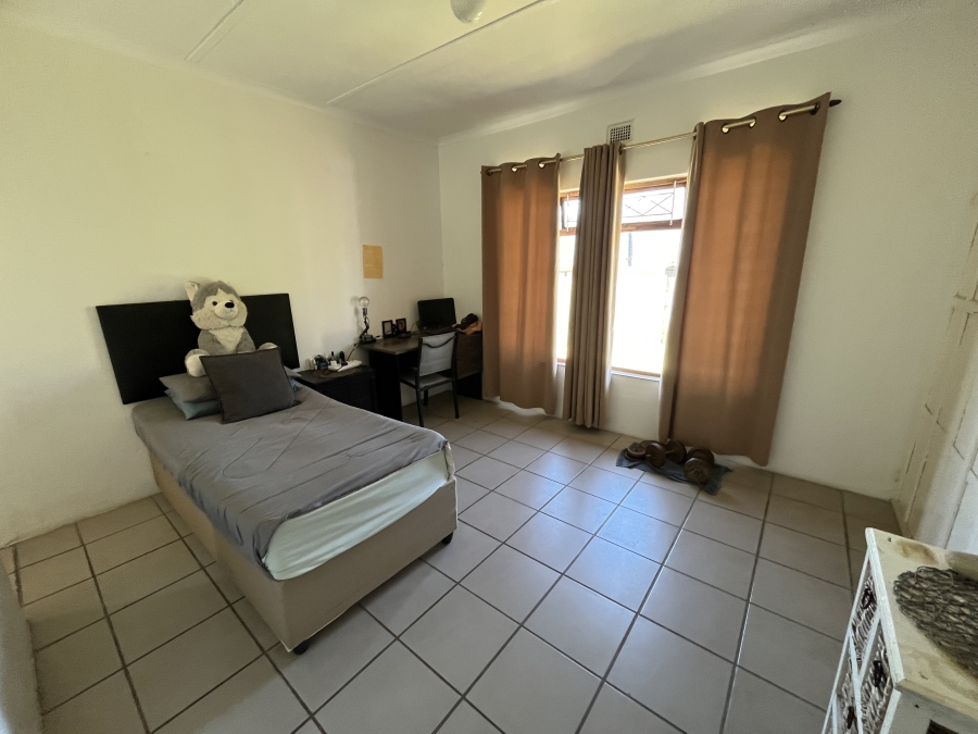 To Let 4 Bedroom Property for Rent in Shelly Beach KwaZulu-Natal