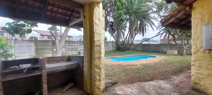 To Let 4 Bedroom Property for Rent in Shelly Beach KwaZulu-Natal