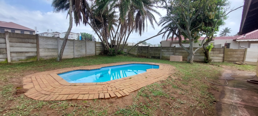 To Let 4 Bedroom Property for Rent in Shelly Beach KwaZulu-Natal