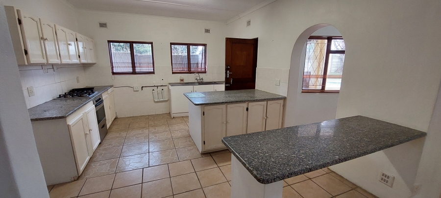 To Let 4 Bedroom Property for Rent in Shelly Beach KwaZulu-Natal