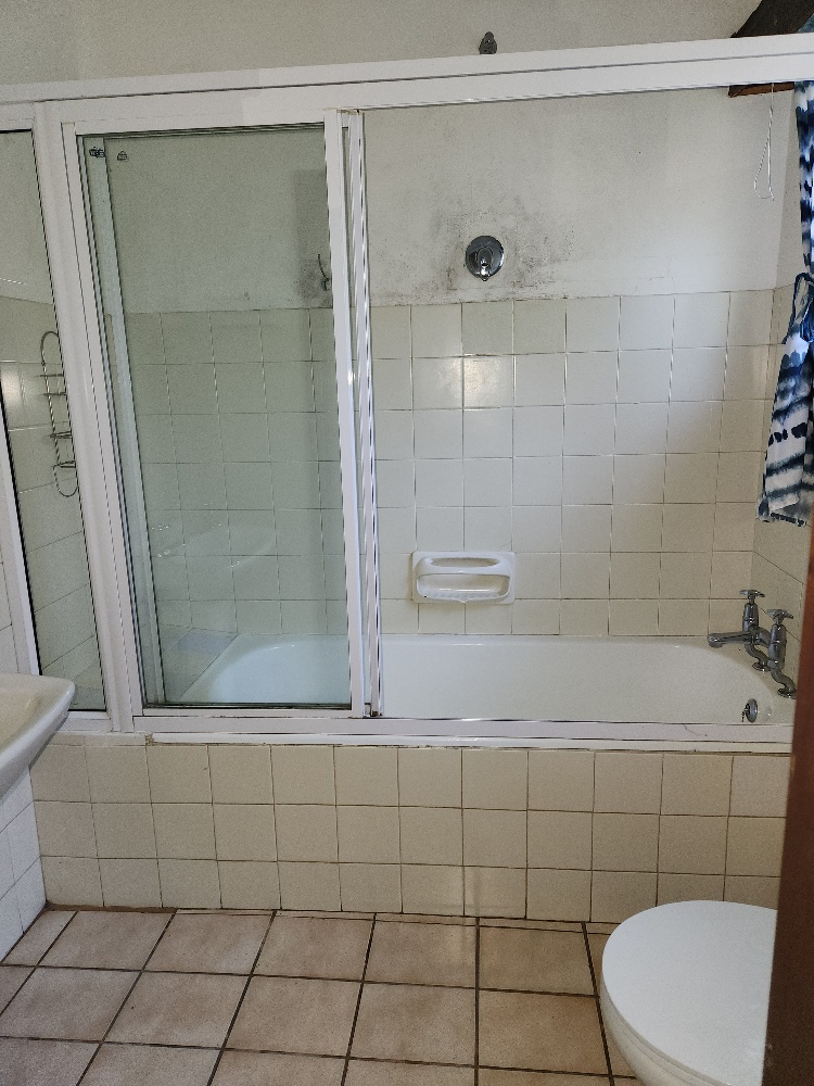 1 Bedroom Property for Sale in Anerley KwaZulu-Natal