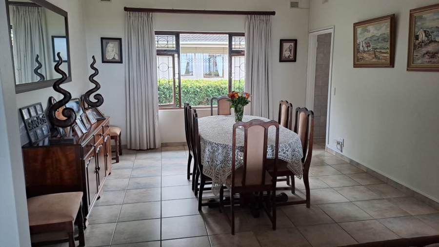 5 Bedroom Property for Sale in Umtentweni KwaZulu-Natal