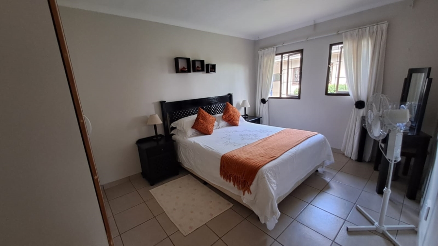 5 Bedroom Property for Sale in Umtentweni KwaZulu-Natal