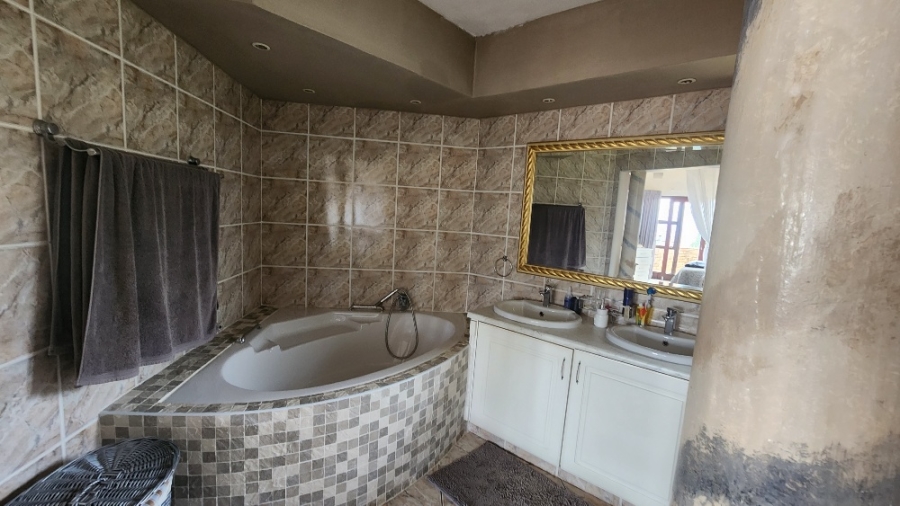 5 Bedroom Property for Sale in Ramsgate KwaZulu-Natal