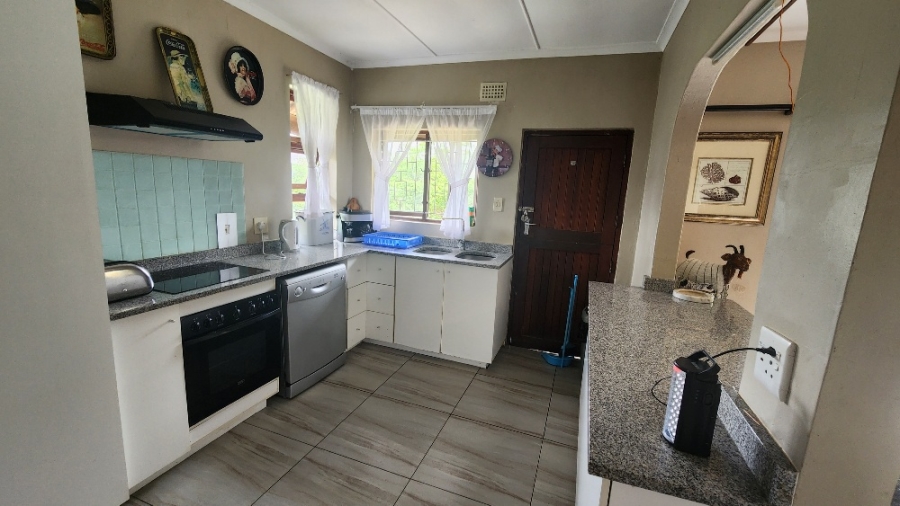 3 Bedroom Property for Sale in Umtentweni KwaZulu-Natal