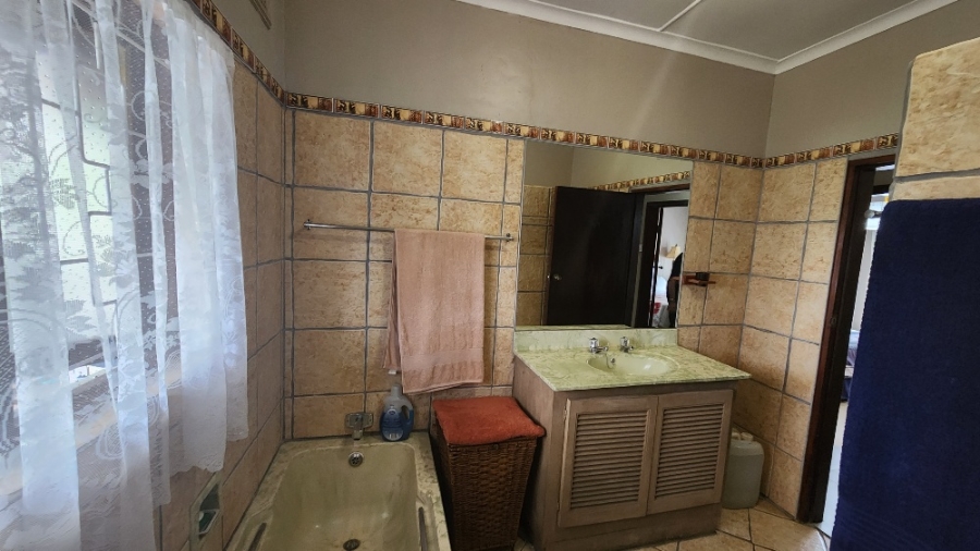 3 Bedroom Property for Sale in Umtentweni KwaZulu-Natal