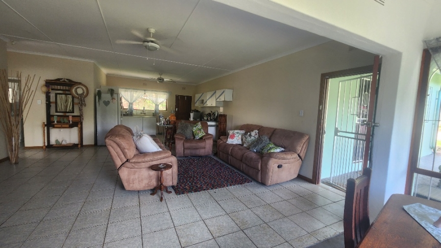 6 Bedroom Property for Sale in Umzumbe KwaZulu-Natal