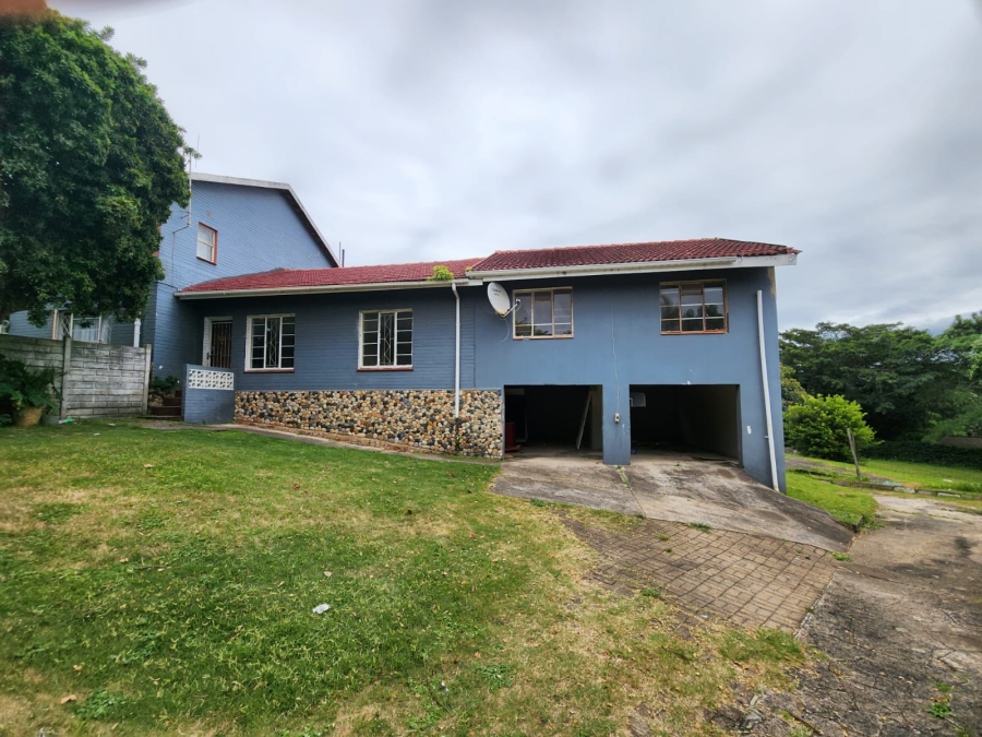 8 Bedroom Property for Sale in Uvongo KwaZulu-Natal