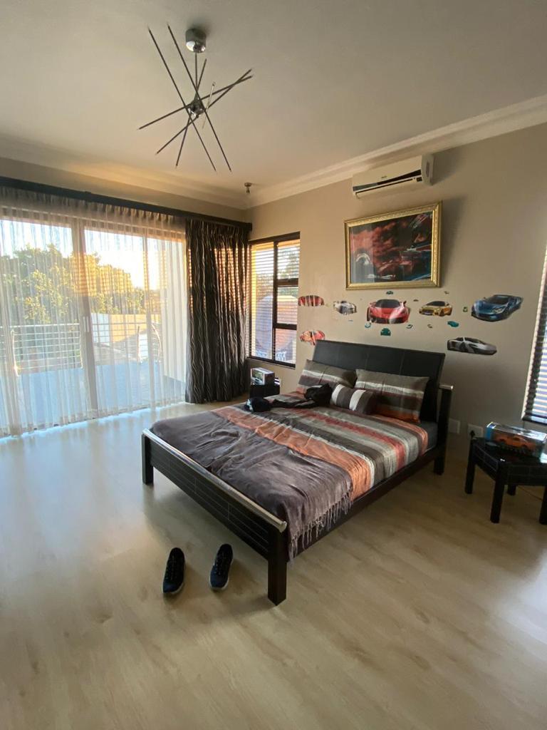 5 Bedroom Property for Sale in Oslo Beach KwaZulu-Natal