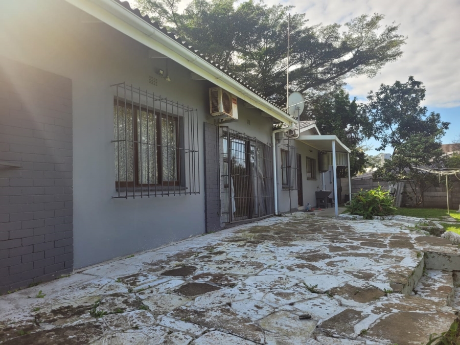 5 Bedroom Property for Sale in St Michaels On Sea KwaZulu-Natal