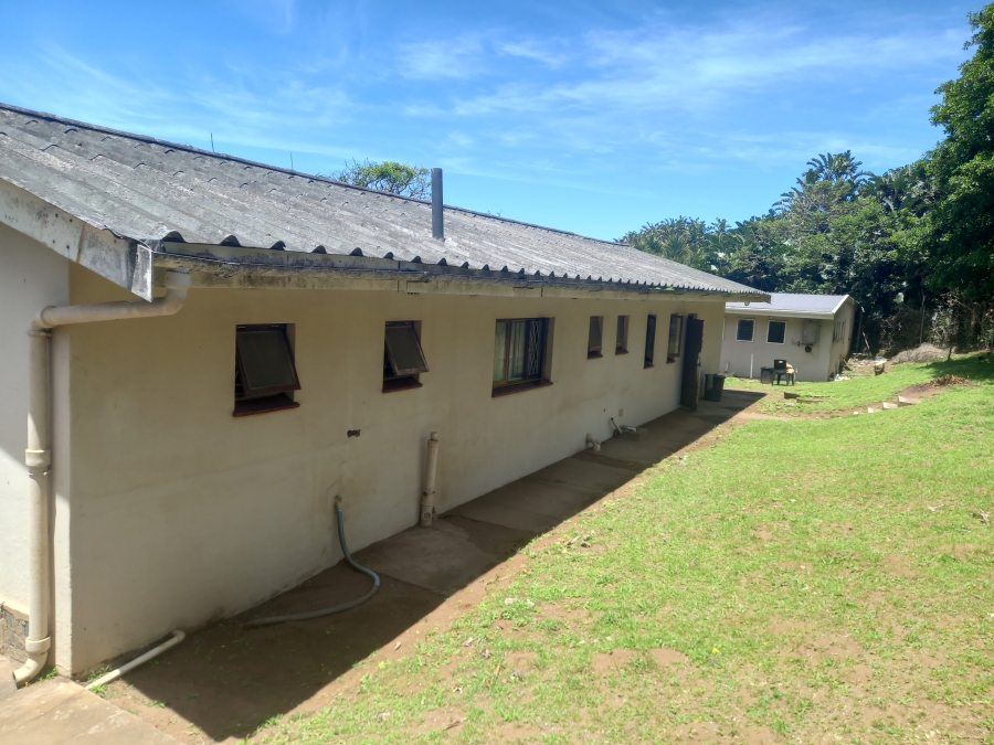 8 Bedroom Property for Sale in Oslo Beach KwaZulu-Natal