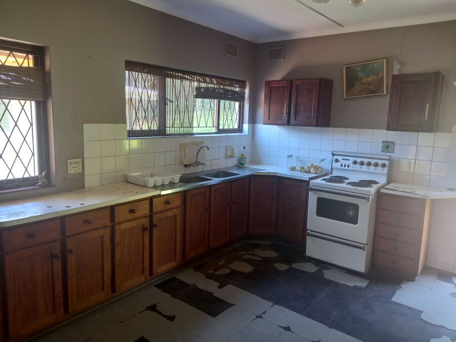 8 Bedroom Property for Sale in Oslo Beach KwaZulu-Natal