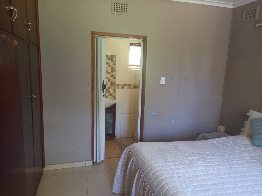 8 Bedroom Property for Sale in Oslo Beach KwaZulu-Natal