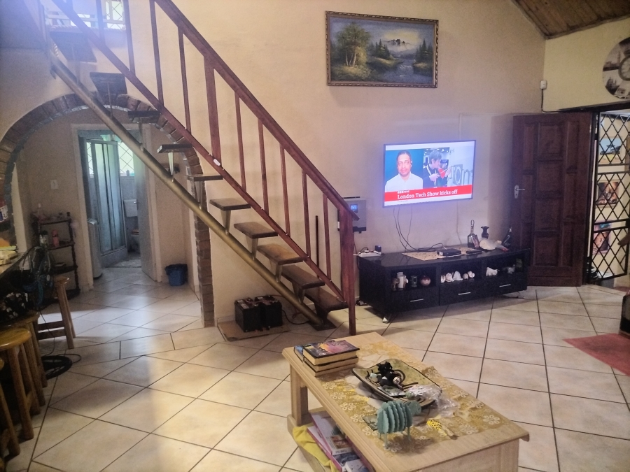 2 Bedroom Property for Sale in Umtentweni KwaZulu-Natal