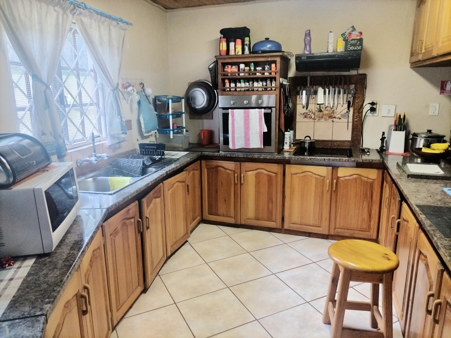 2 Bedroom Property for Sale in Umtentweni KwaZulu-Natal