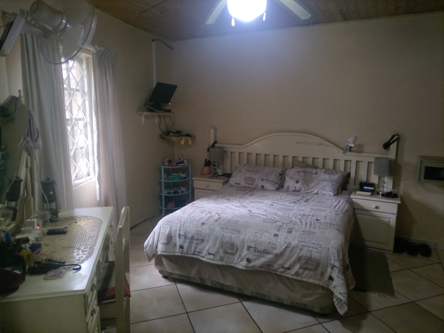 2 Bedroom Property for Sale in Umtentweni KwaZulu-Natal