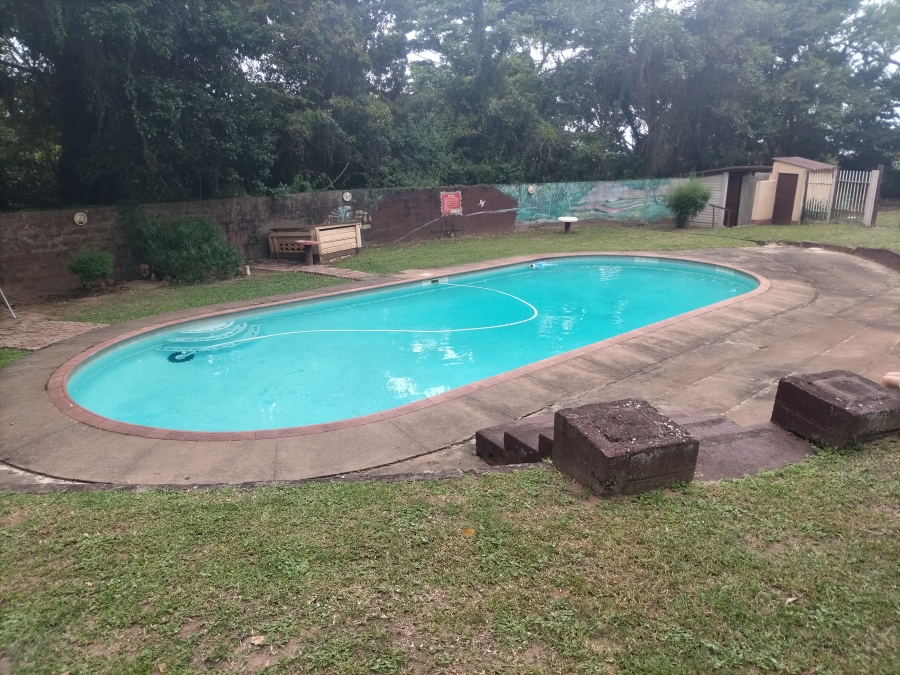 2 Bedroom Property for Sale in Umtentweni KwaZulu-Natal