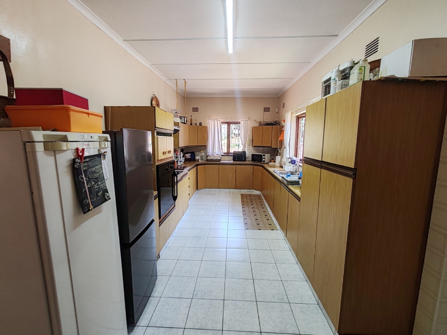 5 Bedroom Property for Sale in Umtentweni KwaZulu-Natal