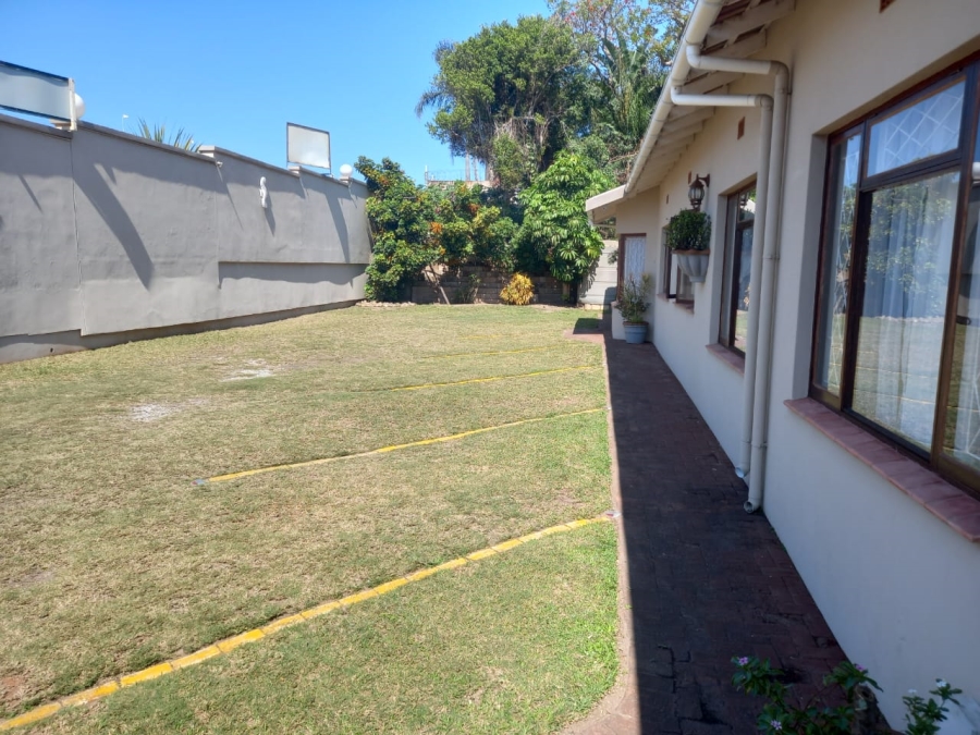 8 Bedroom Property for Sale in Shelly Beach KwaZulu-Natal