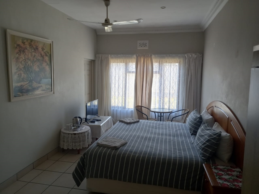 8 Bedroom Property for Sale in Shelly Beach KwaZulu-Natal