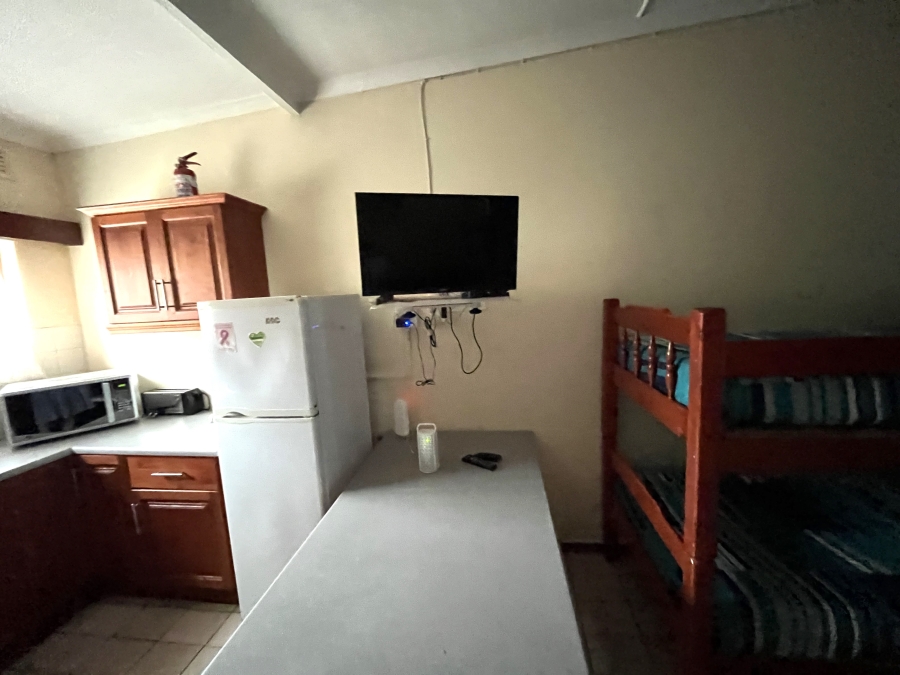 1 Bedroom Property for Sale in Anerley KwaZulu-Natal