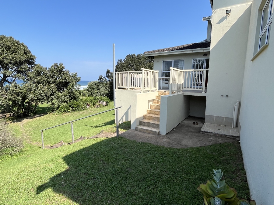 5 Bedroom Property for Sale in Umtentweni KwaZulu-Natal