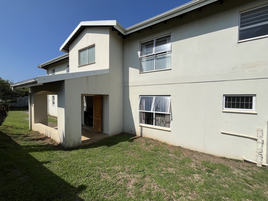 5 Bedroom Property for Sale in Umtentweni KwaZulu-Natal