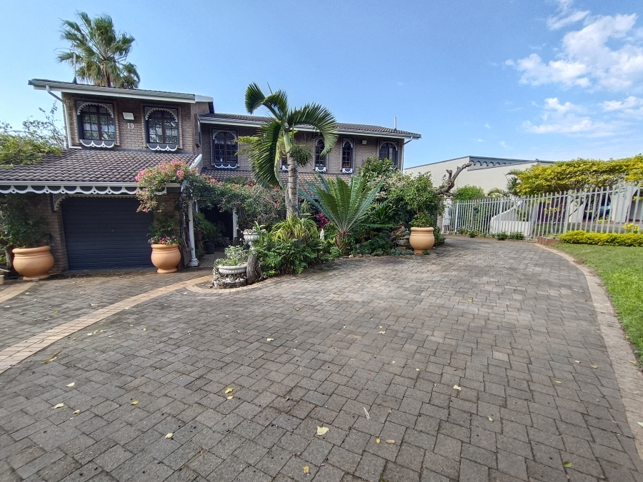 4 Bedroom Property for Sale in Uvongo Beach KwaZulu-Natal