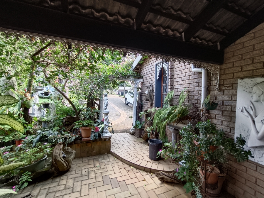 4 Bedroom Property for Sale in Uvongo Beach KwaZulu-Natal