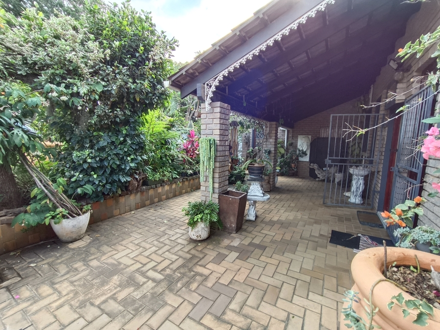 4 Bedroom Property for Sale in Uvongo Beach KwaZulu-Natal