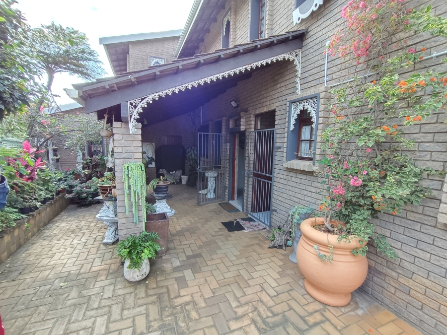 4 Bedroom Property for Sale in Uvongo Beach KwaZulu-Natal