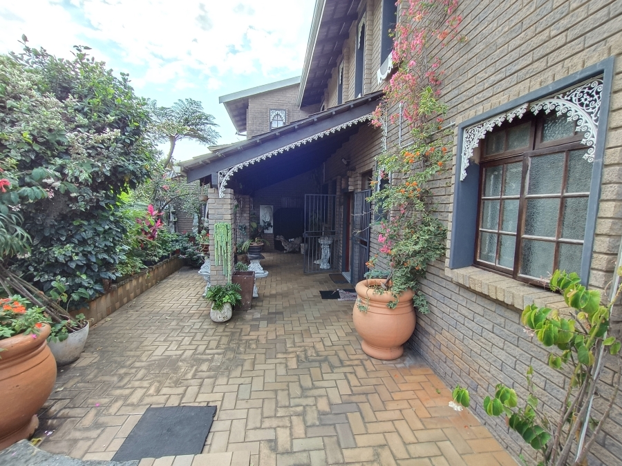 4 Bedroom Property for Sale in Uvongo Beach KwaZulu-Natal