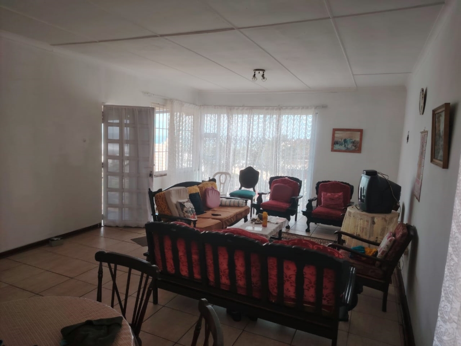 5 Bedroom Property for Sale in Margate KwaZulu-Natal