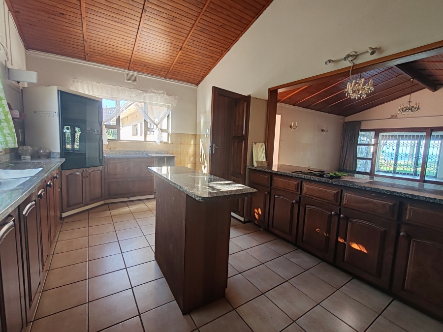 5 Bedroom Property for Sale in St Michaels On Sea KwaZulu-Natal